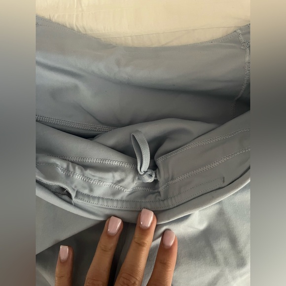 Lululemon Mid Rise Short - Picture 4 of 6